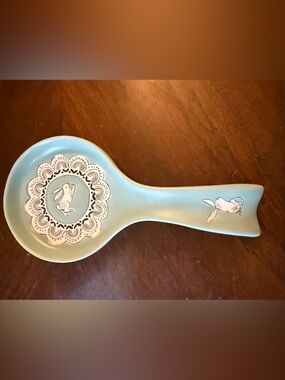 Prima Design Decorative Mint Green Ceramic Spoon Rest with Bunny Motif